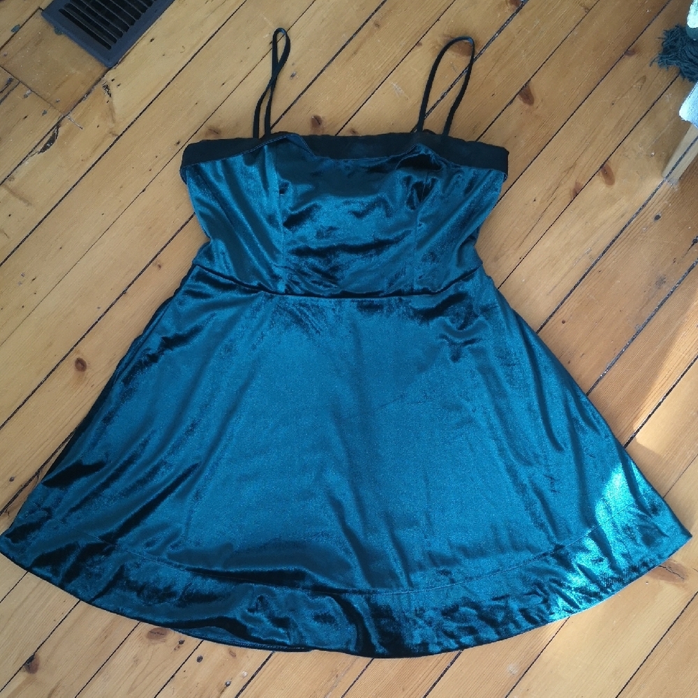 Emerald Velveteen Holiday Dress, XL - Picture 2 of 6